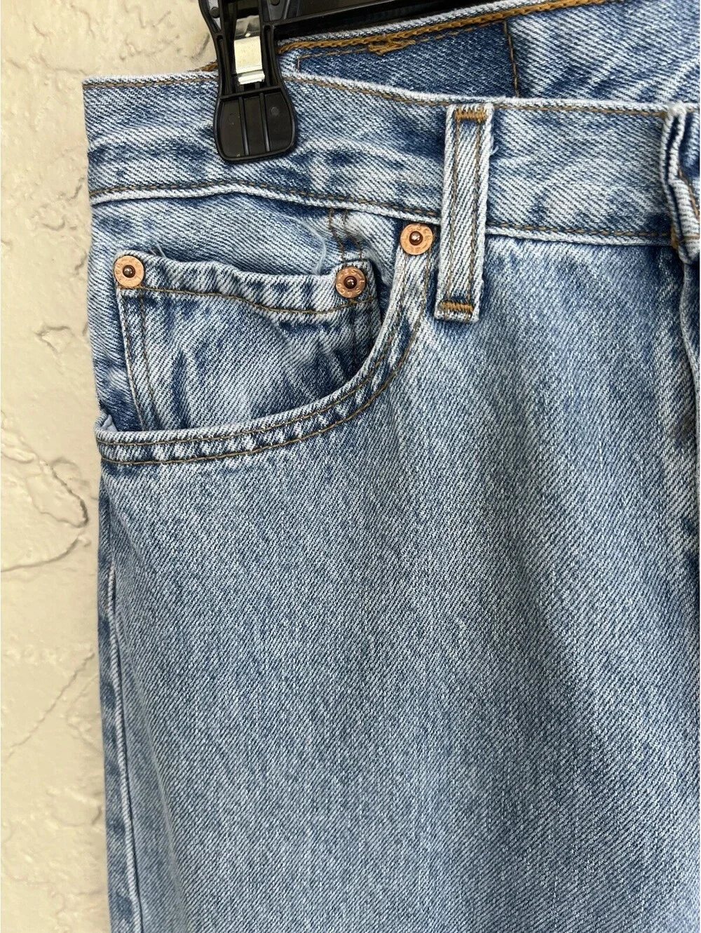 Levis excellent actual